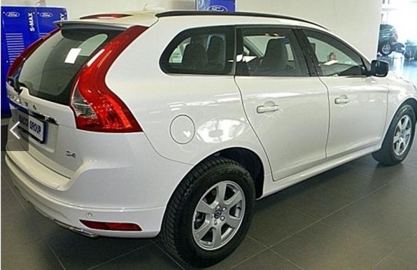 Left hand drive VOLVO XC 60 D4 Momentum